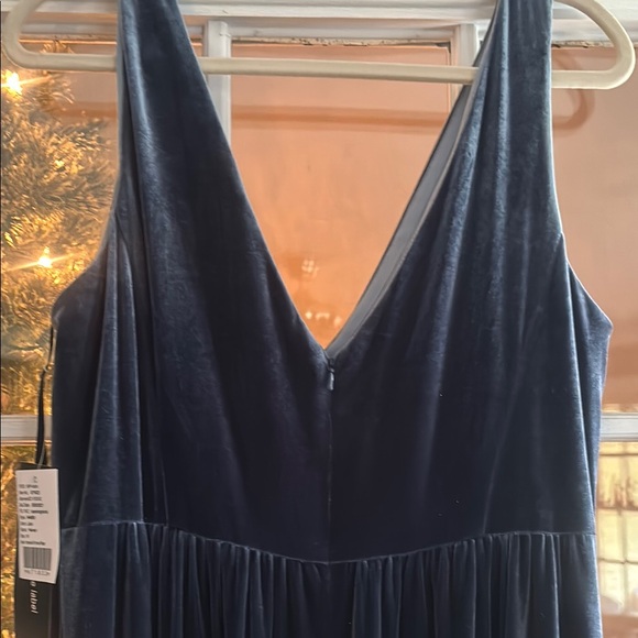 Plunge Neckline Blue and Black Maxi Dress - Picture 5 of 7